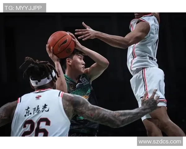 赵继伟领衔男篮新一代核心崛起 探寻其篮球生涯背后的故事与成长历程